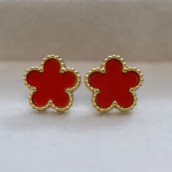 13mm Red Beaded Clover Stud Earrings Gold Plated Stainless Steel - Picture 1 of 3